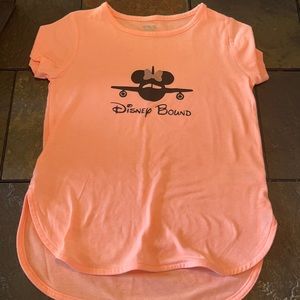 Disney bound. High low tee